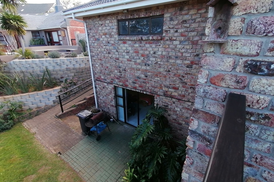 6 Bedroom Property for Sale in Bergsig Western Cape